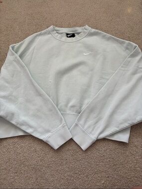 Nike women’s Mint Green Crewneck Sweatshirt